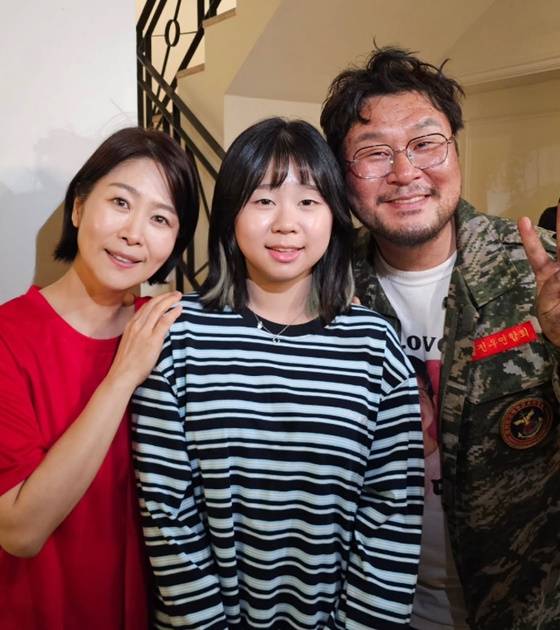 김지영(왼쪽부터), 이나연, 윤경호/사진=이나영 SNS