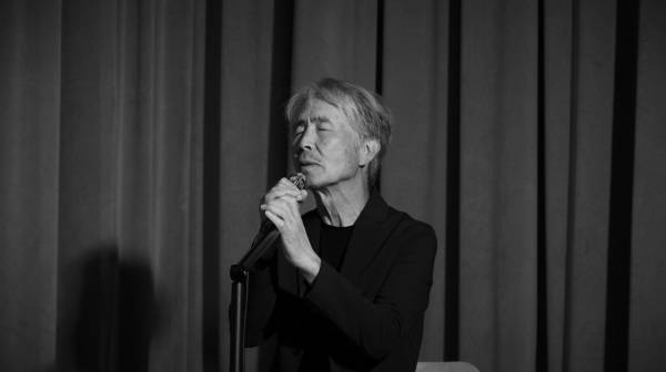 CJ ENM은 오펜 뮤직이 최백호의 데뷔 50주년 기념 앨범 '박수' 제작에 참여했다고 24일 밝혔다./사진=CJ ENM 제공