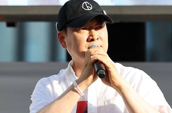 연설하는 장동혁 대표 - 장동혁 국민의힘 대표가 25일 대구 중구 더현대 대구 앞 광장에서 열린 참정권 회복 민주주의 수호 국민결의대회에서 연설하고 있다. 2026.07.25. 뉴시스
