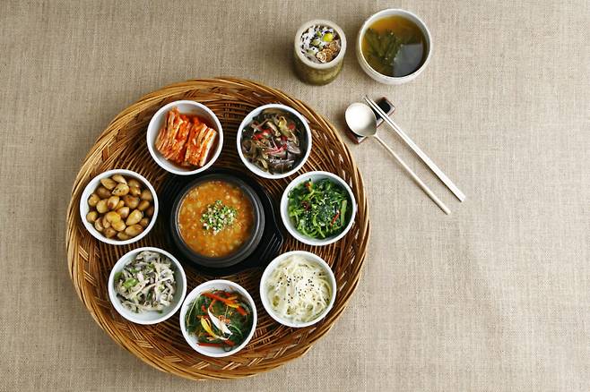 평소 짠 음식을 즐기거나 기름진 음식, 탄산음료, 매운 음식 등을 좋아하면 위염 발생 위험이 높다.  사진=게티이미지뱅크