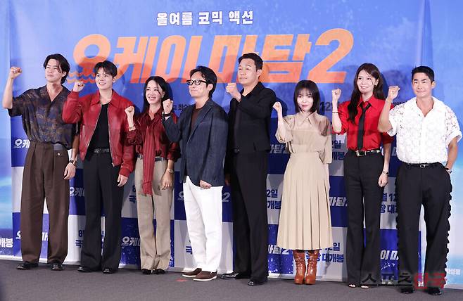 영화 '오케이 마담2' 언론 시사회에 참석한 이상윤, 려운, 엄정화, 이철하 감독, 박성웅, 박진주, 최수영, 배정남.&nbsp; 2026.7.27 ⓒ이혜영 기자 lhy@hankooki.com