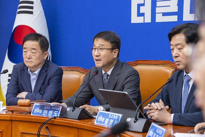 한병도 더불어민주당 대표 직무대행 겸 원내대표가 20일 국회에서 열린 최고위원회의에서 발언하고 있다. ⓒ연합뉴스
