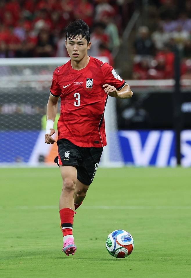 대한민국 축구국가대표팀 이기혁이 11일(현지시간) 멕시코 할리스코주 사포판 과달라하라 스타디움에서 열린 2026 북중미 월드컵 A조 조별리그 1차전 대한민국과 체코 경기에서 드리블을 하고 있다.  이날 경기는 대한민국 체코를 상대로 2-1로 승리했다. 2026.6.12 (과달라하라(멕시코)=뉴스1)