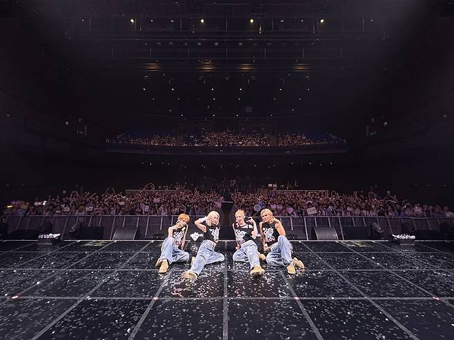 아이돌그룹 엑스러브의 서울 콘서트 모습. 엑스러브 SNS