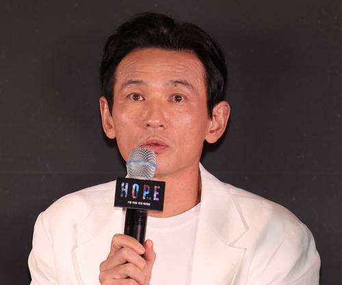 영화 '호프' 시사회에 참석한 황정민의 모습. [사진 연합뉴스]