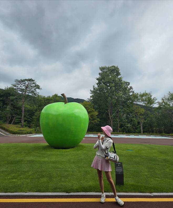 Actress Ko So-young is garnering attention after revealing her recent whereabouts on social media, where she was seen wearing pink golf wear. At the golf course, Ko So-young showcased her lovely charm with a styling that matched a short pink skirt with a hat.In the released photos, Ko So-young captivated viewers by revealing a toned physique that makes it hard to believe she is 53 years old. Netizens who saw this reacted positively to her fashion sense and self-care skills.Meanwhile, Ko So-young, born in 1972, married actor Jang Dong-gun in 2010 and has one son and one daughter.