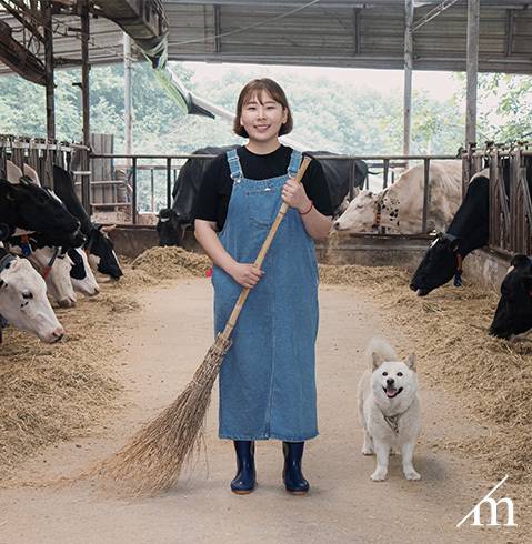 걸음마 할 때부터 송아지가 친구였던 정해경 씨는 벌써 16년 차 유진목장 대표로 자리 잡았다. 유진목장 제공