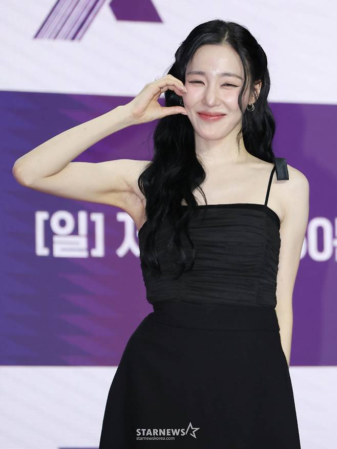 가수 티파니 영이 30일 오전 서울 마포구 큐브컨벤션센터에서 진행된 ENA 예능 '엑스 더 리그' 제작발표회에 참석해 포즈를 취하고 있다. 한국을 비롯해 미국, 일본, 중국, 태국, 인도네시아, 베트남, 싱가포르&말레이시아 등 9개국, 8개 팀이 참가하는 세계 최초 국가대표 세일즈 커머스 서바이벌 프로그램 '엑스 더 리그'는 8월 2일 첫 방송된다. /2026.07.30 /사진=이동훈 photoguy@