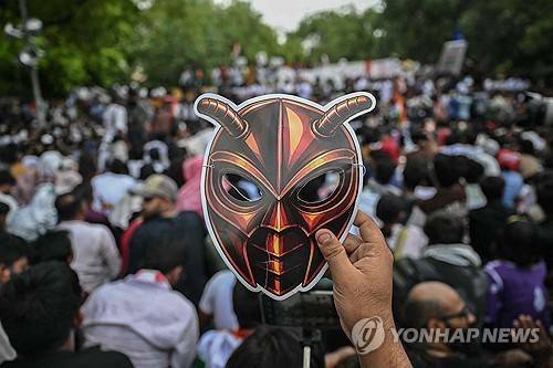 인도 Z세대 '바퀴벌레국민당' 시위 [AFP=연합뉴스. 재판매 및 DB 금지]