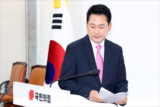 장동혁 국민의힘 대표가 7월 27일 오후 서울 여의도 국회에서 6.3 지방선거 선거 소청 등 현안 관련 기자회견에 입장하고 있다. ⓒ데일리안 홍금표 기자