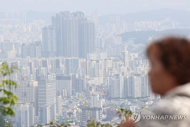 남산에서 내려다본 서울 주택 기사의 특정 내용과 직접 관련 없음. [연합뉴스 자료사진]