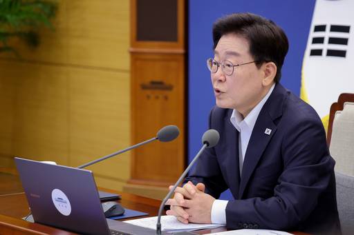 이재명 대통령이 6일 청와대에서 열린 수석보좌관회의에서 발언하고 있다. /청와대통신사진기자단
