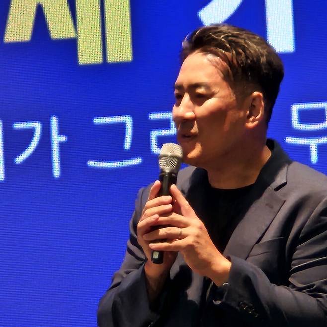 장 대표는 미래 인재에게 필요한 핵심 역량을 ‘문제 정의’와 ‘내러티브(서사) 창조’로 압축했다. 기존의 해결책을 더 효율적으로 수행하는 데 머물지 않고 아무도 문제로 보지 않았던 지점을 발견하며, 기술과 사회의 미래를 하나의 비전으로 연결하는 능력이다. (사진=테크42)