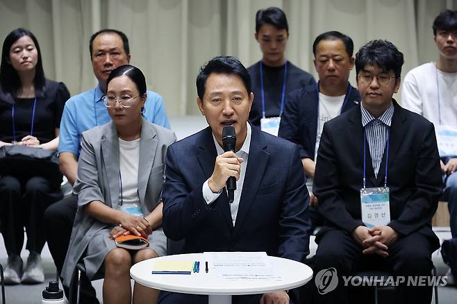 부동산 정상화를 위한 시민 대토론회에서 발언하는 서울시장 (서울=연합뉴스) 임화영 기자 = 오세훈 서울시장이 6일 서울시청에서 열린 '부동산 정상화를 위한 시민 대토론회'에서 발언하고 있다. 2026.8.6 hwayoung7@yna.co.kr