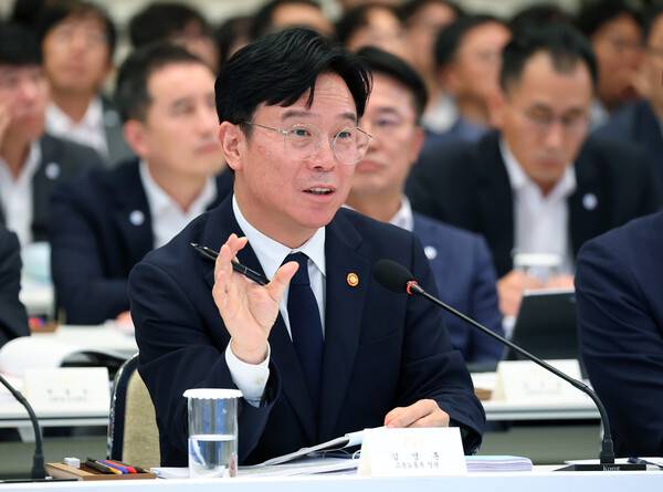 김영훈 고용노동부 장관, 연합뉴스 자료사진