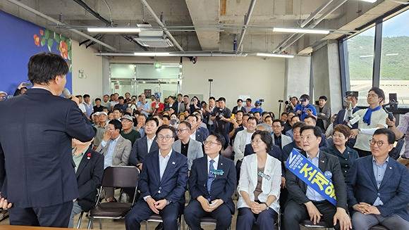 해남·완도·진도 지역위원회 당정회 에서 최고위원 후보들이 인사말을 하고 있다 [사진=한승엽기자]