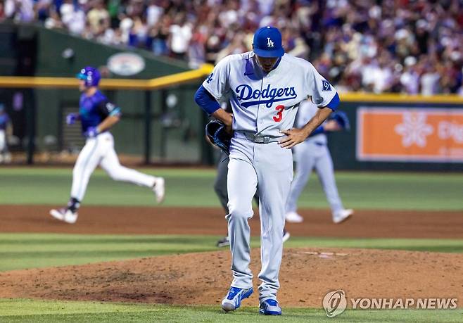 8일(한국시간) 9회말 끝내기 2점 홈런을 맞은 로스앤젤레스 다저스 에드윈 디아스 [Imagn Images=연합뉴스]