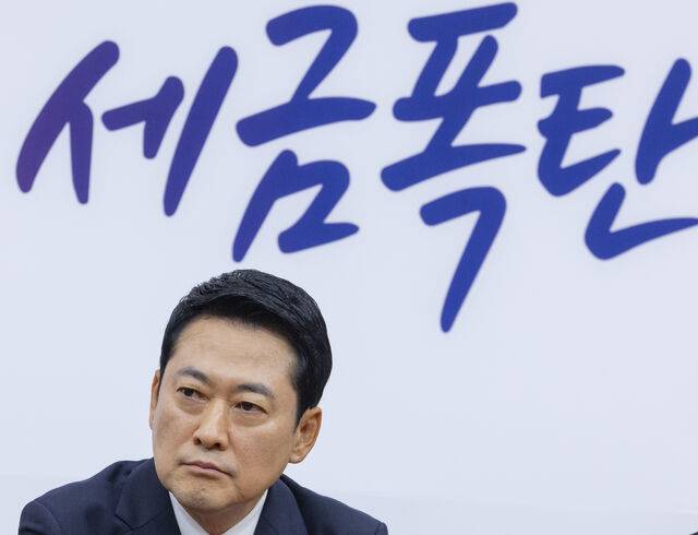 ◇국민의힘 장동혁 대표가 6일 국회에서 열린 최고위원회의에서 김민수 최고위원의 발언을 듣고 있다. 2026.8.6 사진=연합뉴