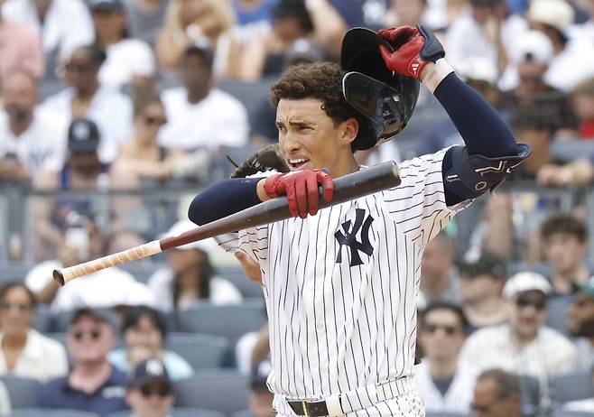 데릭 지터의 후계자가 나타났다. 신인 조지 롬바드 주니어(19) 얘기다. <YONHAP PHOTO-1953> New York Yankees George Lombard Jr. reacts after a swing in the 2nd inning against the Atlanta Braves at Yankee Stadium on Saturday, August 8, 2026 in New York City. Photo by John Angelillo/UPI/2026-08-09 07:51:06/<저작권자 ⓒ 1980~2026 ㈜연합뉴스. 무단 전재 재배포 금지, AI 학습 및 활용 금지>