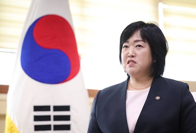 연합뉴스와 인터뷰하는 홍소영 병무청장 [연합뉴스 자료사진]