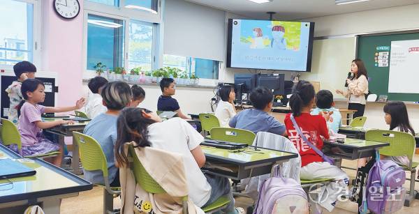 시흥 군서초 2학년2반 국어수업 모습. 박화선기자