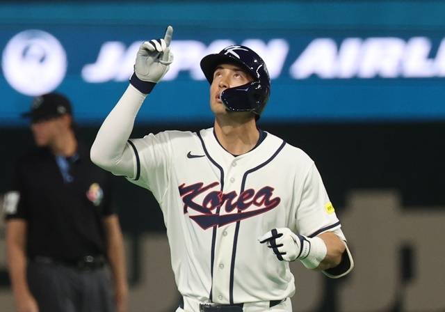 5일 일본 도코돔에서 열린 2026 월드베이스볼클래식(WBC) 조별리그 C조 1차전 한국과 체코의 경기. 3회초 1사 한국 셰이 위트컴이 솔로 홈런을 친 뒤 자축하고 있다. 사진=연합뉴스