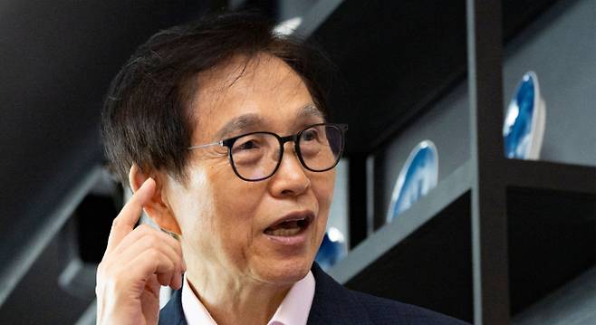 이광형 전 KAIST 총장이 과학기술 인력의 국방 활용에 대해 이야기하고 있다./사진=조현호 기자