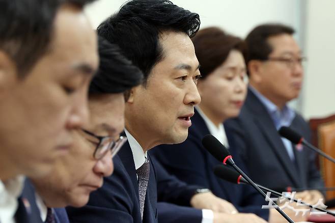 국민의힘 장동혁 대표가 10일 서울 여의도 국회에서 열린 최고위원회의에서 발언을 하고 있다. 윤창원 기자