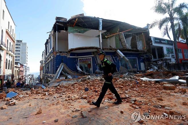 콜롬비아 마니살레스의 지진 피해 건물 [AFP=연합뉴스. 재판매 및 DB 금지]