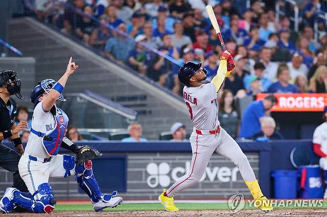 7회초 보스턴 레드삭스 세단 라파엘라가 중견수 희생플라이 병살타를 친 모습 [AP=연합뉴스]