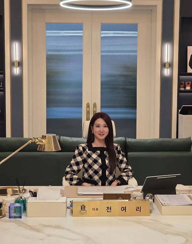 드라마 [오싹한 연애]에서 다양한 스타일링을 선보이는 박은빈. 사진 인스타그램 @eunbining0904