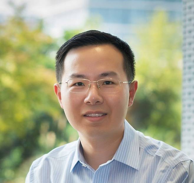 징런 저우 알리바바 수석부사장 겸 최고AI아키텍트. Qwen과 Wan 시리즈를 비롯한 알리바바의 주요 AI 기반모델 개발과 사업 적용을 이끌고 있다. /사진=ACM KDD 2026 제공