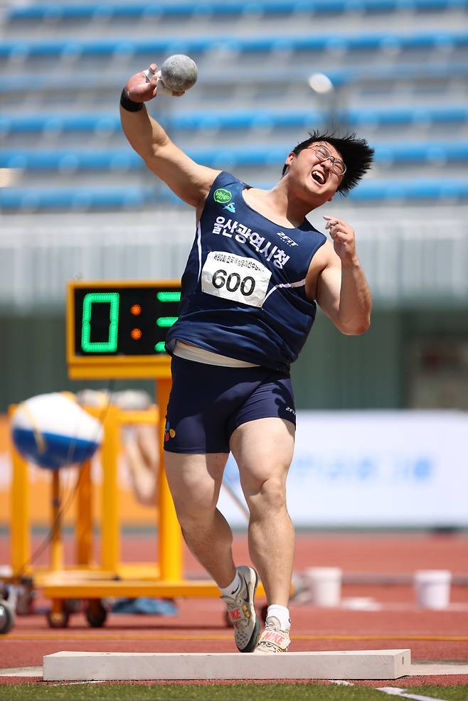 한국 남자 포환던지기 국가대표 박시훈의 경기 모습. 대한육상연맹 제공