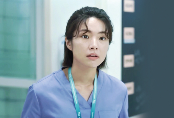 배우 하영이 출연한 넷플릭스 드라마 ‘중증외상센터’의 한 장면. 넷플릭스