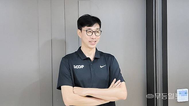 13일 인터뷰 중인 김세진 SOOP 수퍼스 감독.