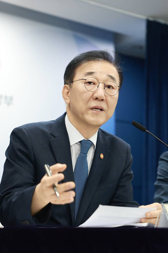 김윤덕 국토교통부 장관이 13일 서울 종로구 정부서울청사에서 열린 주택 신속 공급방안 브리핑에서 공급 물량 확대에 대해 말하고 있다. /국토교통부 제공