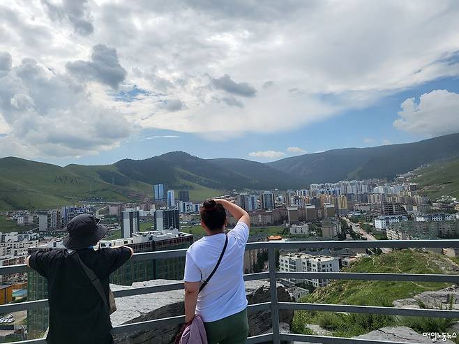 ▲'몽골의 동탄'이라 불릴 정도로 울란바타르에는 수많은 아파트가 지어지고 있다.<연윤정 기자>