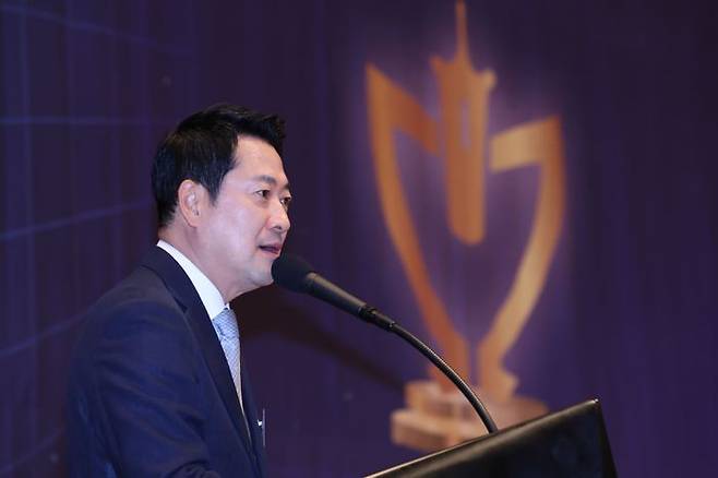 장동혁 국민의힘 대표가 13일 서울 중구 프레스센터에서 열린 한국기자협회 창립 62주년 기념식에서 축사를 하고 있다. ⓒ뉴시스