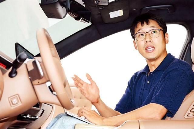 더 뉴 그랜저 하이브리드 모델의 소음·진동(NVH)을 담당한 이성백 현대자동차 MLV전동화소음진동시험팀 책임연구원이 ‘엔진 정지각 제어기술’에 대해 설명하고 있다. 현대차 제공