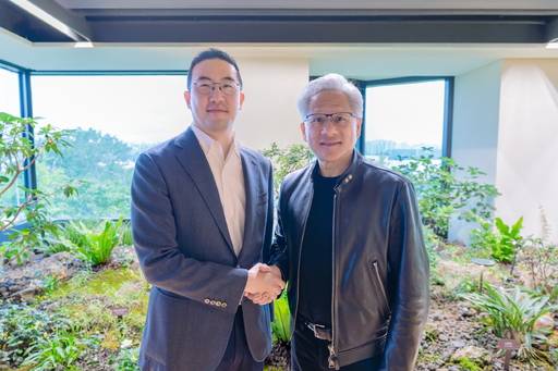 기념 촬영하는 구광모 LG 대표와 젠슨 황 CEO (서울=연합뉴스) 8일 서울 여의도 LG트윈타워에서 구광모 LG 대표(왼쪽)와 젠슨 황 엔비디아 최고경영자(CEO)가 기념 촬영하고 있다. 2026.6.8 [LG 제공. 재판매 및 DB 금지] photo@yna.co.kr (끝) <저작권자(c) 연합뉴스, 무단 전재-재배포, AI 학습 및 활용 금지>