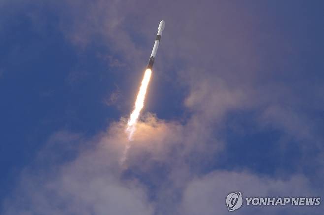 2024년 7월 8일 미국 플로리다에서 스페이스X 로켓에 실려 발사되는 튀르키예 튀르크사트 6A 인공위성 [AP 연합뉴스 자료사진. 재판매 및 DB 금지]