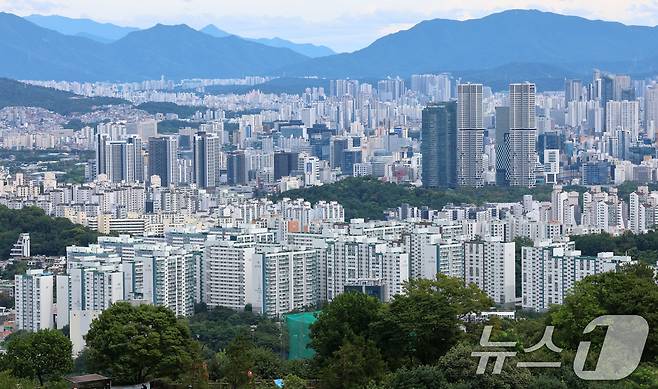 서울 남산에서 바라본 아파트 단지. 2026.8.9 ⓒ 뉴스1 박세연 기자