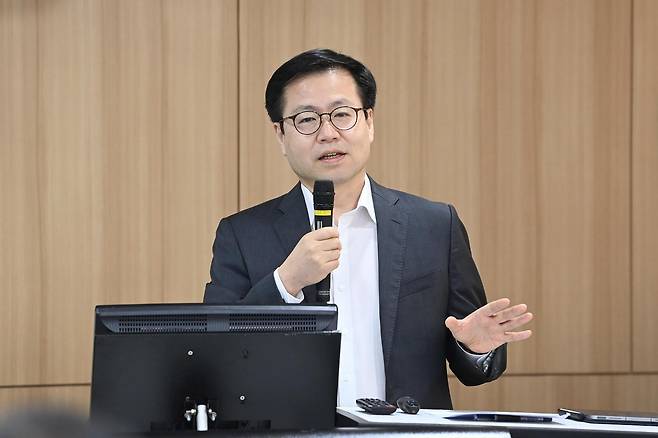 여한구 산업통상부 통상교섭본부장이 22일 세종시 정부세종청사에서 열린 ‘제1회 통상아카데미’에 참석해 인사말을 하고 있다.  2026.06.22. 산업통상부 제공