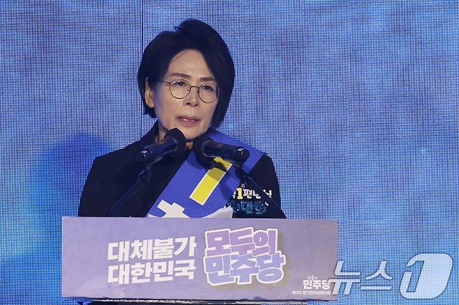 최민희 더불어민주당 최고위원 후보가 17일 오후 대전 유성구 DCC대전컨벤션센터에서 열린 '제3차 정기전국당원대회'에서 정견발표를 하고 있다. 2026.8.17 ⓒ 뉴스1 황기선 기자