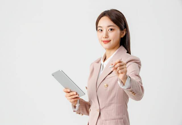 연구진은 여성 창업가가 단독 분투하기 보다, 여성 중심의 C레벨 경영진을 구축하는 것을 추천했다.(출처=클립아트코리아)
