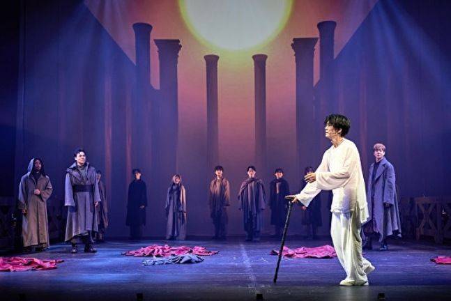 연극 '오이디푸스' ⓒ수컴퍼니