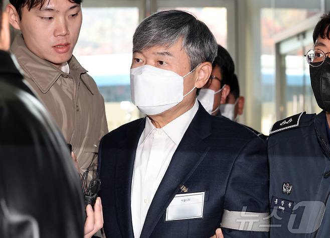 조태용 전 국가정보원장이 지난해 11월 서울 서초구 순직해병 특별검사팀 사무실로 소환되고 있다.ⓒ 뉴스1 박지혜 기자
