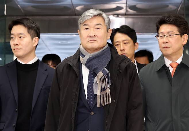 조태용 전 국가정보원장이 지난해 11월 오전 서울 서초구 서울중앙지방법원에서 열린 구속 전 피의자 심문(영장실질심사)에 출석하고 있다. /사진=뉴시스 /사진=조성우
