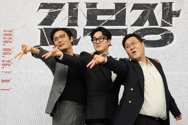 SBS ‘김부장’ 최대훈, 소지섭, 윤경호(왼쪽부터). 연합뉴스