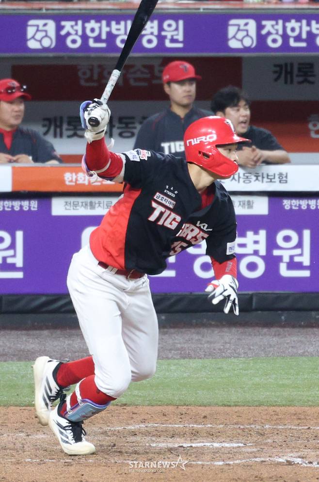 2026 신한 SOL KBO리그 한화 이글스 대 KIA 타이거즈 경기가 18일 대전한화생명볼파크에서 열렸다.  KIA 박재현이 4회초 2사 1,2루에서 1타점 적시타를 날리고 있다. /사진=김진경 kim.jinkyung@
